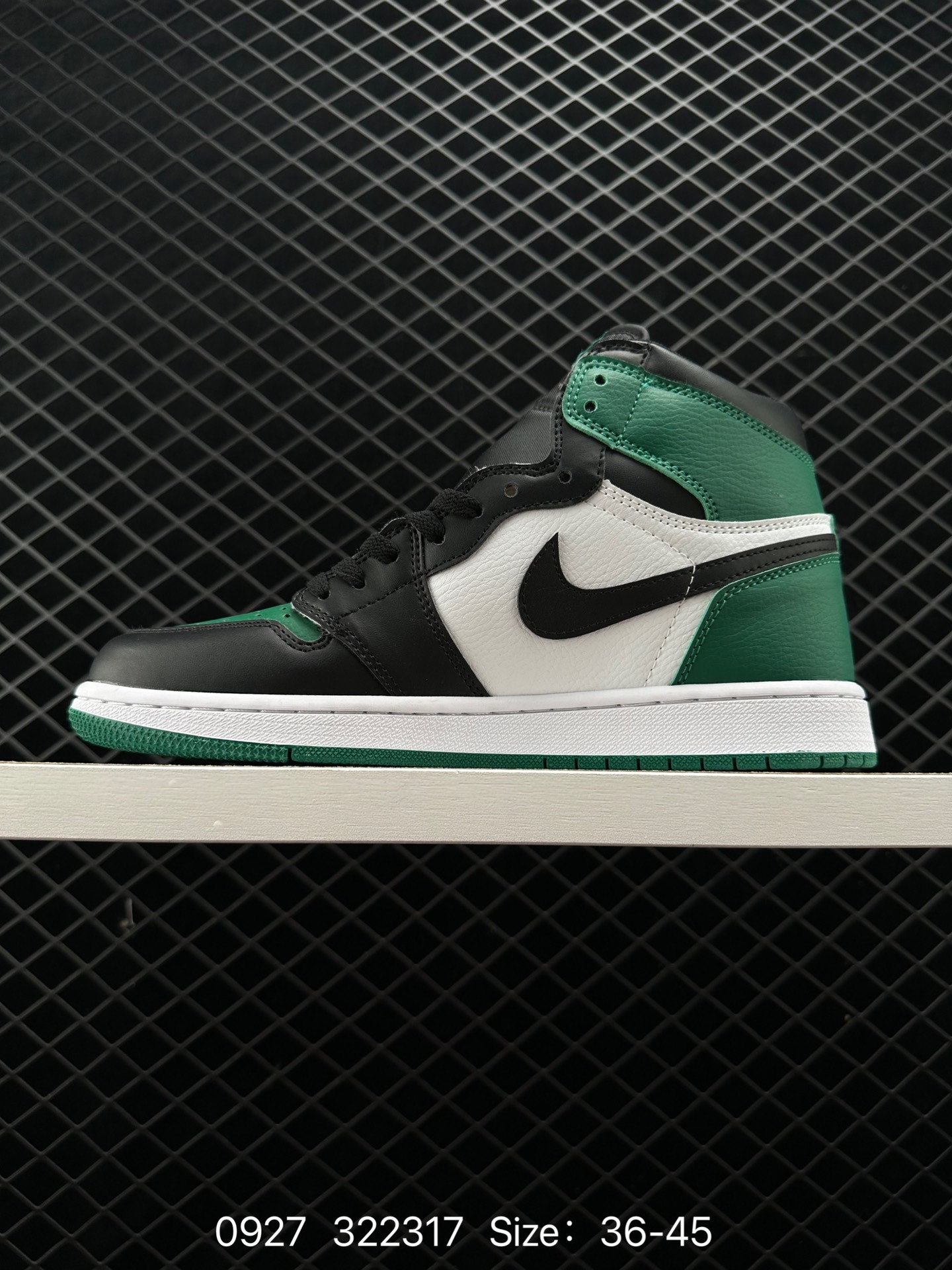 Nike Air Jordan 1 Retro High OG”Black/White“